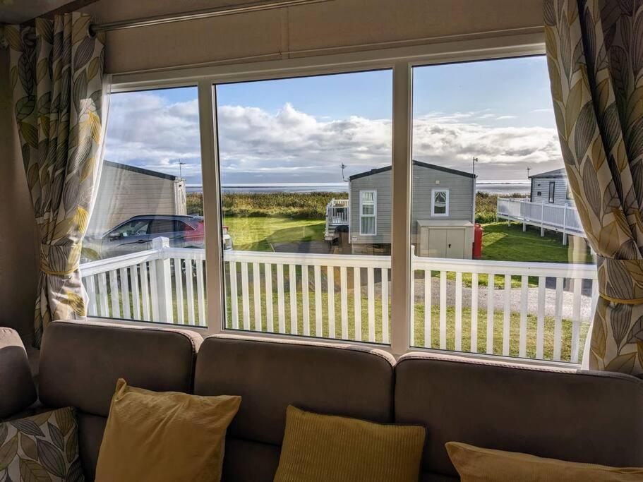 Beautiful Pet Friendly Southerness Caravan With Sea View & Decking Area Mainsriddle Kültér fotó