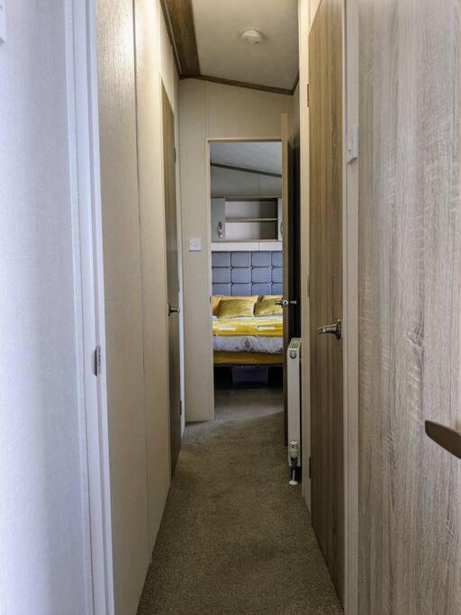 Beautiful Pet Friendly Southerness Caravan With Sea View & Decking Area Mainsriddle Kültér fotó